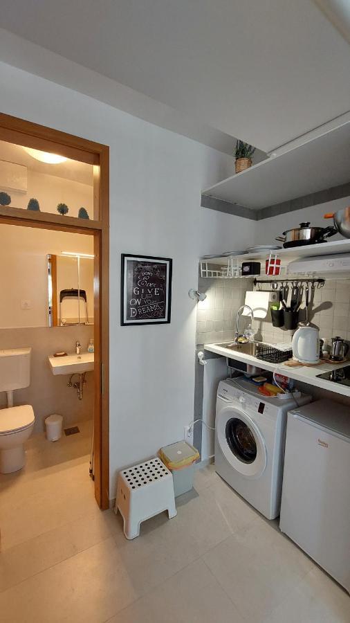 Cozy, Bright And Affordable Studio W/ Free Parking Ljubljana Exteriör bild